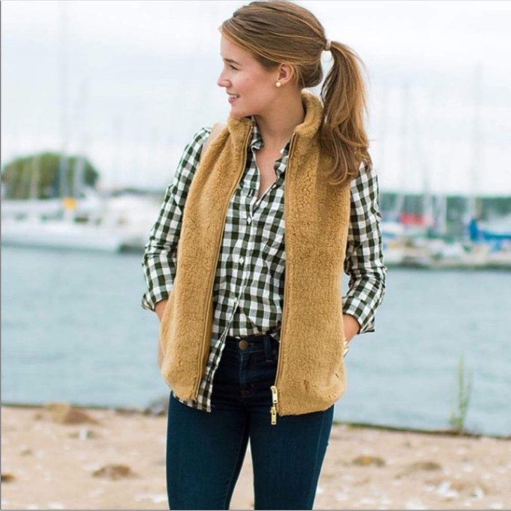 JCrew plush fleece Excursion vest in Hickory tan. Size XXS